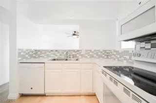 Photo #2: 2762721 Listing