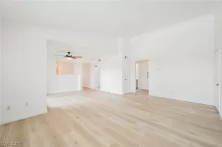 Photo #4: 2762721 Listing