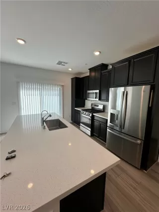 Photo #1: 2762775 Listing 