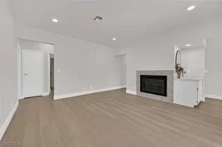 Photo #2: 2762805 Listing 