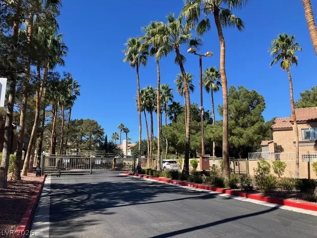 MLS: 2762816 Condo For Sale