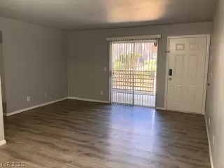 Photo #1: 2762816 Listing 