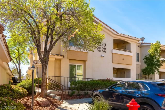 MLS: 2762843 Condo For Sale