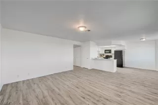 Photo #5: 2762856 Listing 