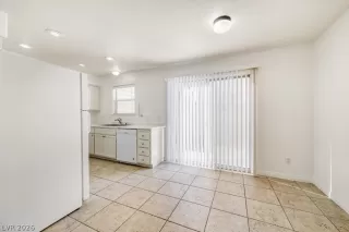 Photo #4: 2762870 Listing 