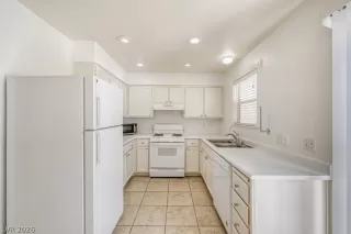 Photo #5: 2762870 Listing 