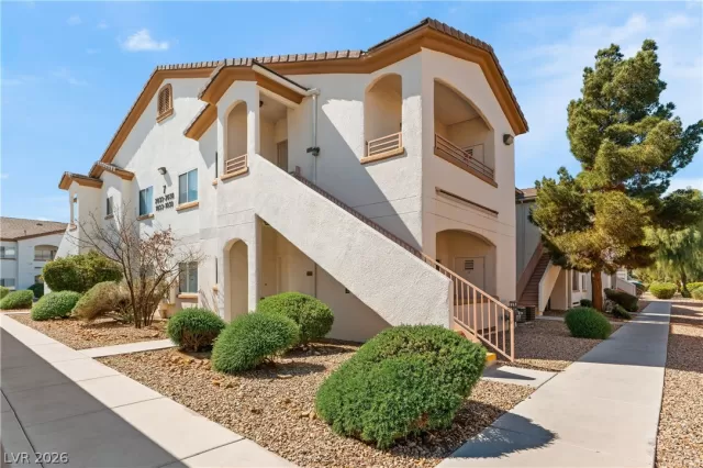 MLS: 2762881 Condo For Sale