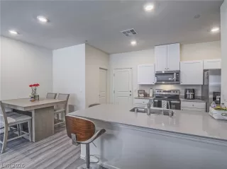 Photo #6: 2762886 Listing 