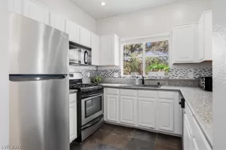 Photo #5: 2763019 Listing 