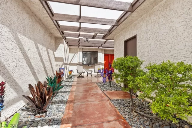 MLS: 2763254 Condo For Sale