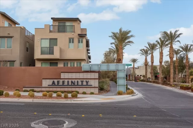 MLS: 2763281 Condo For Sale