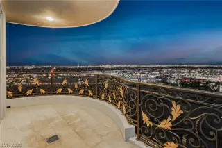 Browse active condo listings in ONE QUEENSRIDGE PLACE