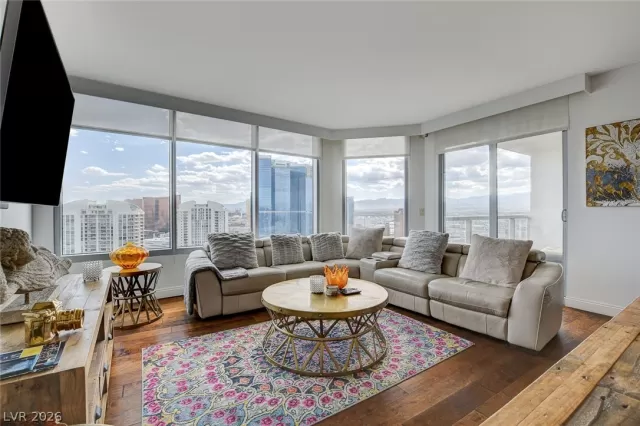 MLS: 2763311 Condo For Sale