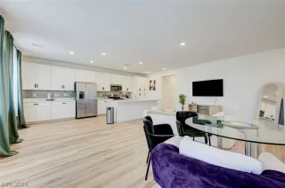 Photo #4: 2763358 Listing