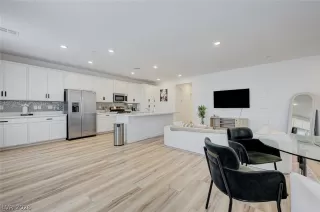 Photo #5: 2763358 Listing