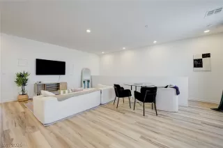 Photo #6: 2763358 Listing