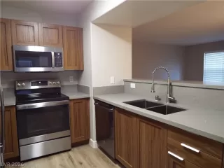 Photo #1: 2763386 Listing 