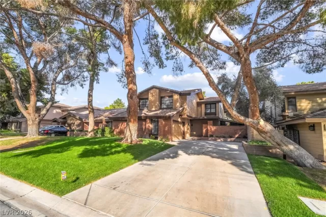 MLS: 2763477 Condo For Sale