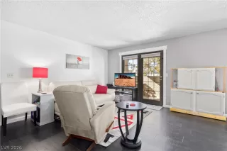 Photo #5: 2763521 Listing 