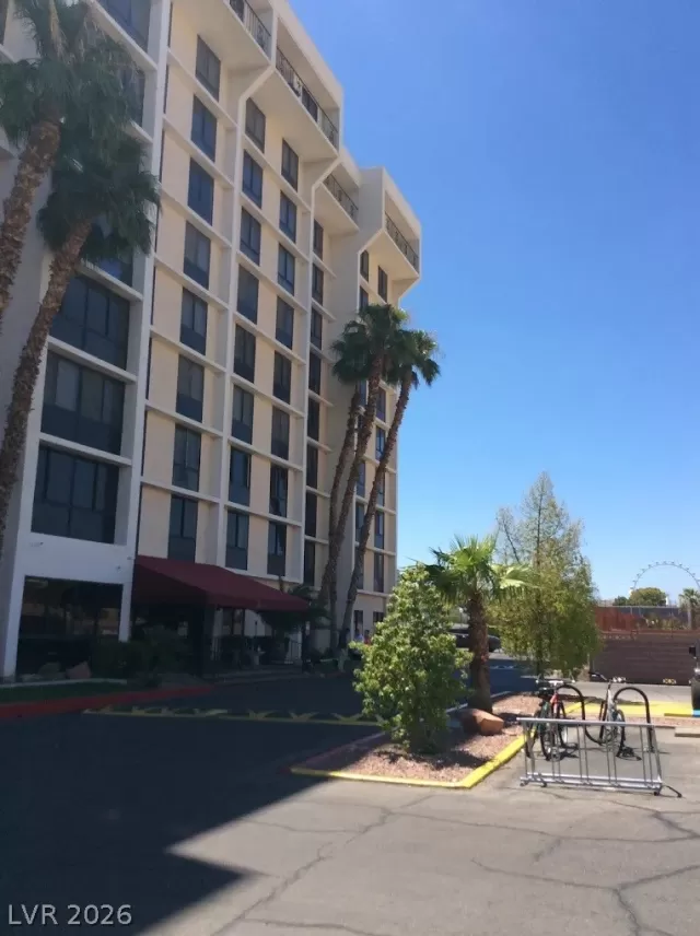 MLS: 2763543 Condo For Sale