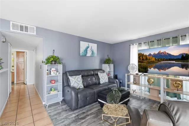 MLS: 2763584 Condo For Sale