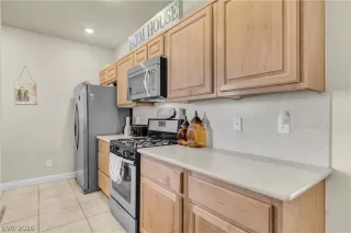 Photo #3: 2763669 Listing