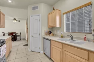 Photo #6: 2763669 Listing