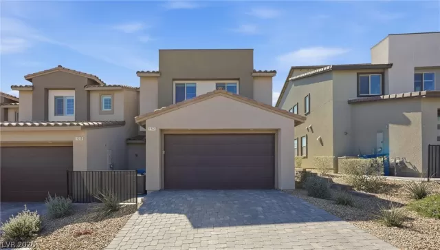 MLS: 2763726 Condo For Sale