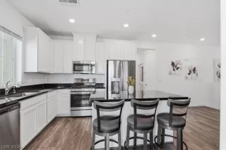 Photo #1: 2763801 Listing 