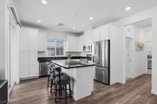 Photo #5: 2763801 Listing 