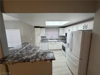 Photo #5: 2763867 Listing 