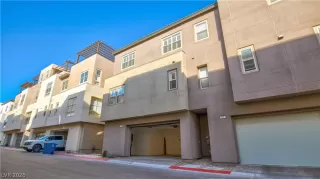 Photo #1: 2763871 Listing 