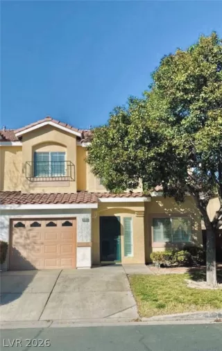 Browse active condo listings in MOUNTAIN GATE