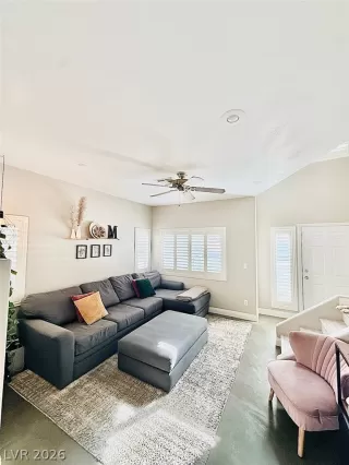 Photo #2: 2763924 Listing