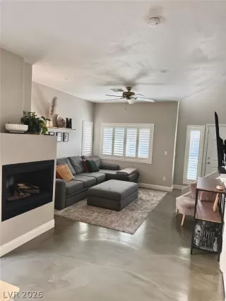 Photo #3: 2763924 Listing