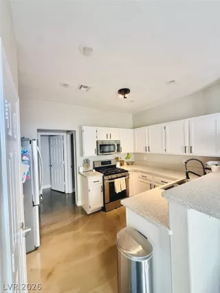 Photo #5: 2763924 Listing