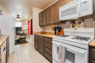 Photo #5: 2763946 Listing 