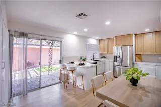 Photo #3: 2763975 Listing 