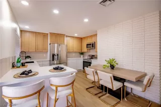 Photo #4: 2763975 Listing 