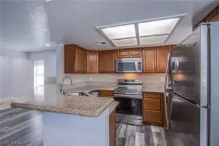 Photo #3: 2764162 Listing