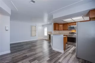 Photo #4: 2764162 Listing