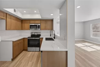 Photo #1: 2764172 Listing