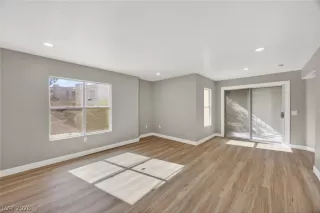 Photo #3: 2764172 Listing