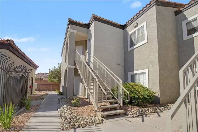 MLS: 2764279 Condo For Sale