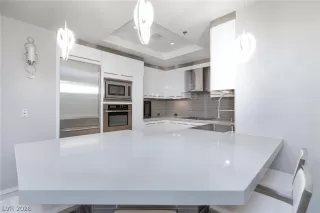 Photo #3: 2764339 Listing