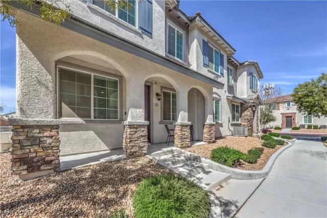 MLS: 2764344 Condo For Sale