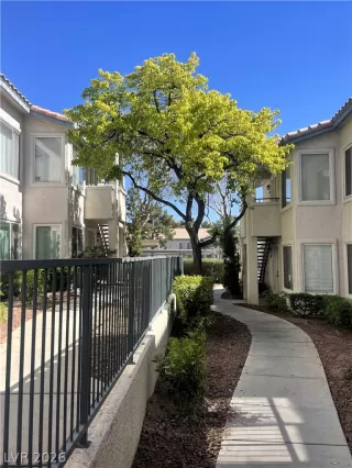 Photo #3: 2764419 Listing