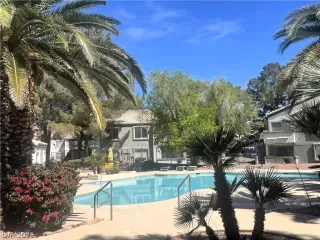 Photo #4: 2764419 Listing