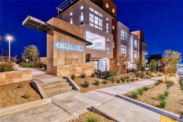 MLS: 2764493 Condo For Sale