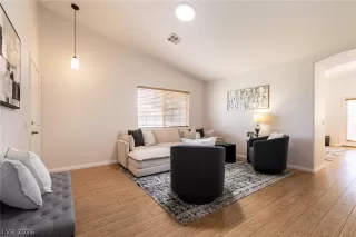 Photo #4: 2764504 Listing